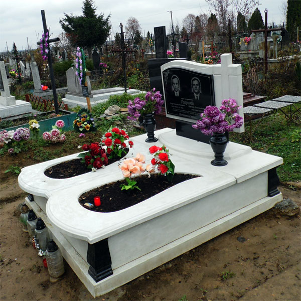 Пам’ятники з граніту та мармуру