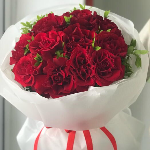 Кому варто розглянути доставку квітів у Києві