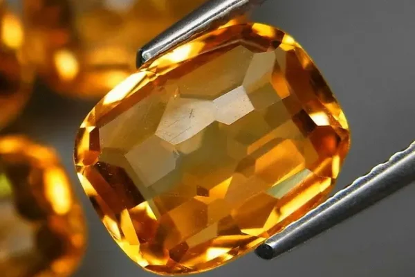 Натуральне каміння для залучення успіху