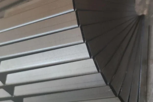 Гибка металла: технологии и преимущества